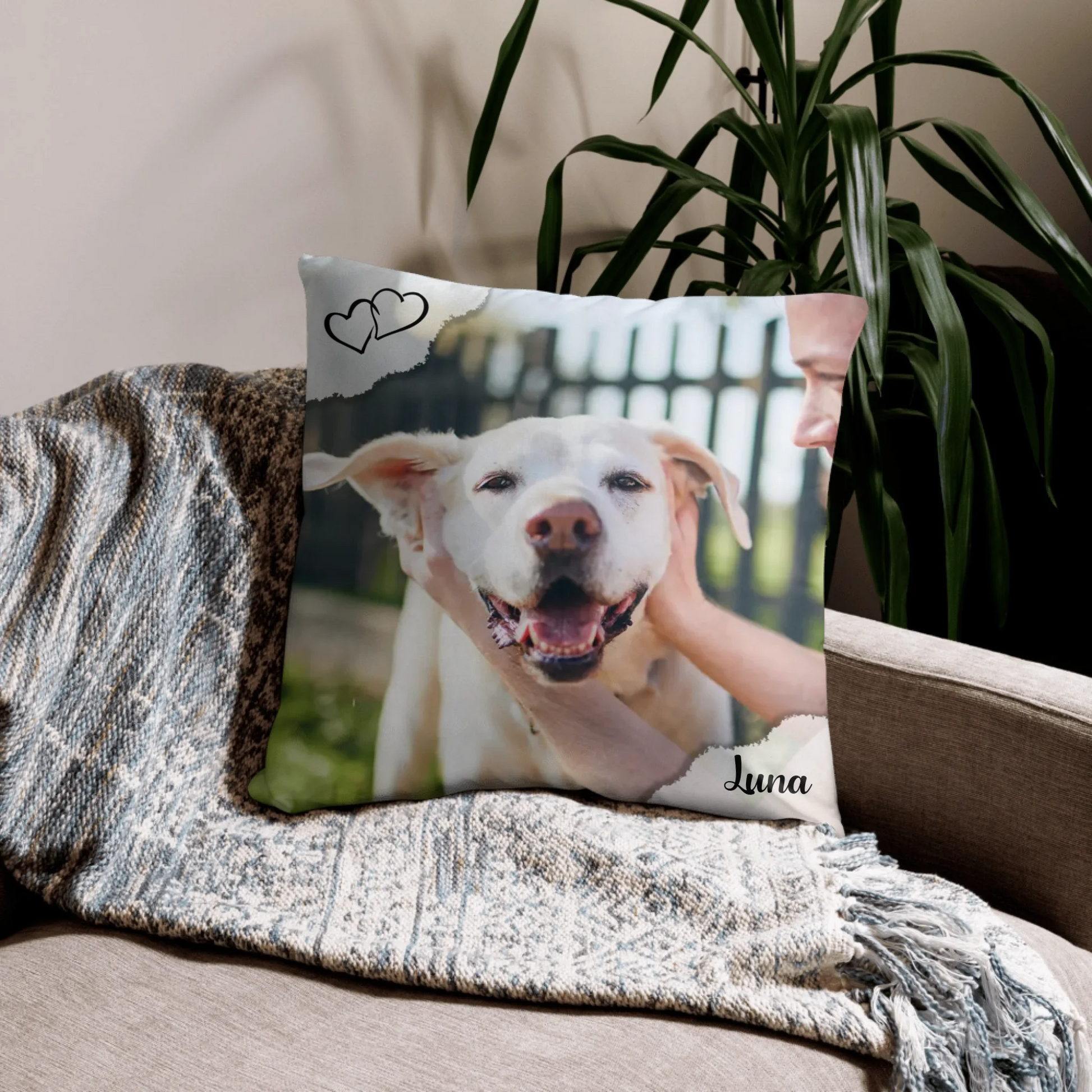 05_basic_pillow_lifestyle_22x22_base