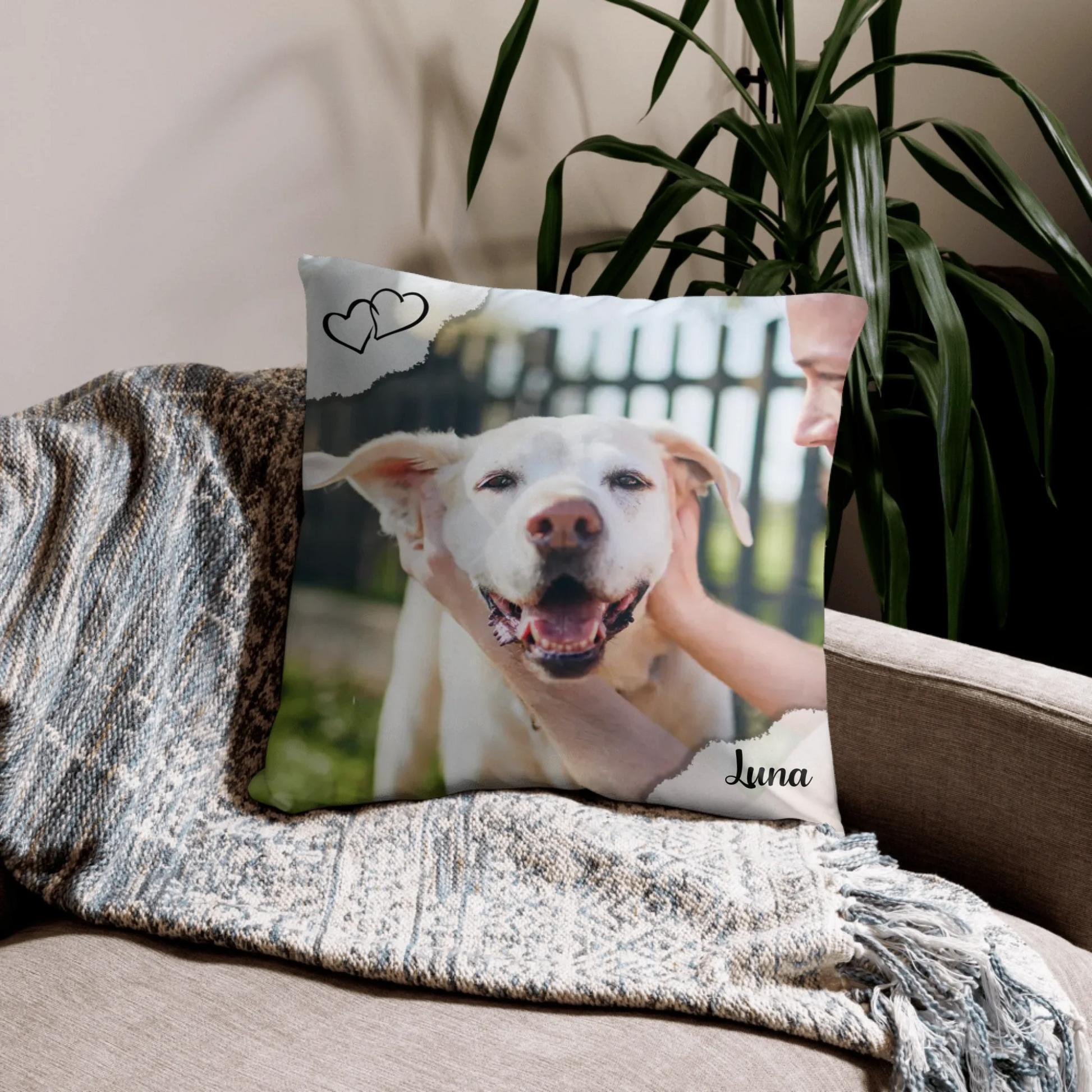 05_basic_pillow_lifestyle_22x22_base